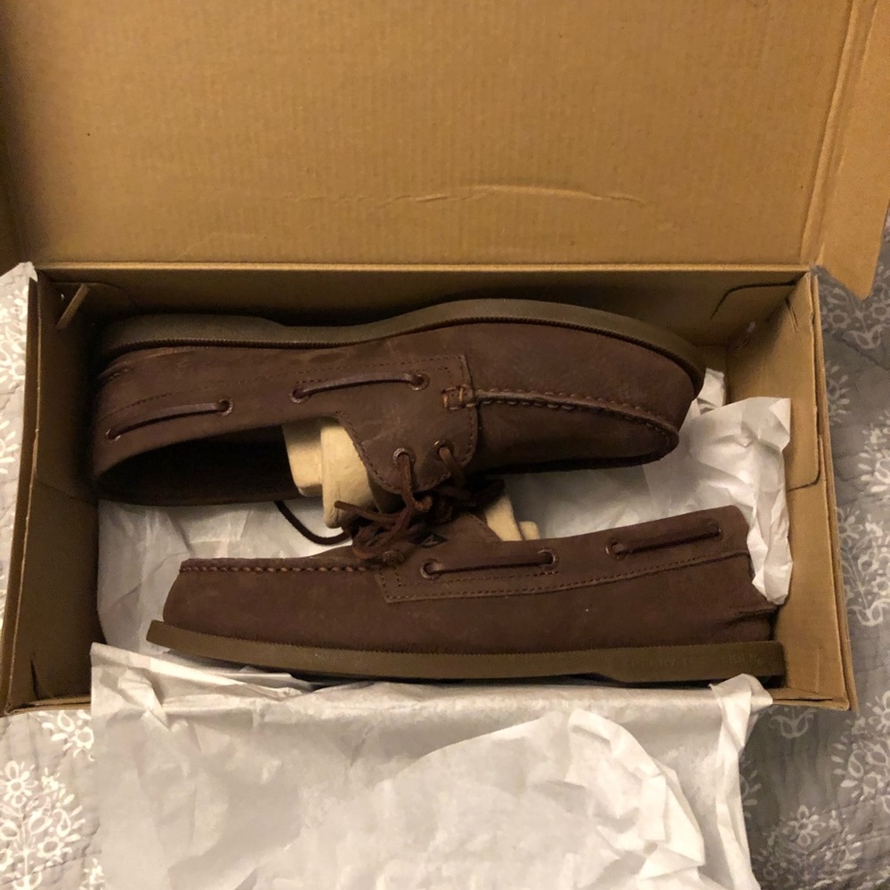Sperry boat shoes size 9